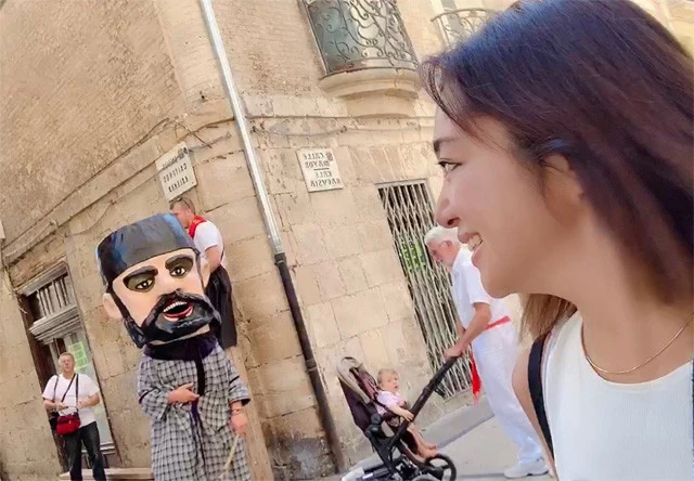 旅人マリーシャの世界一周紀行：第２７０回「スペインの祭りでお尻にムチをフルスイング！」