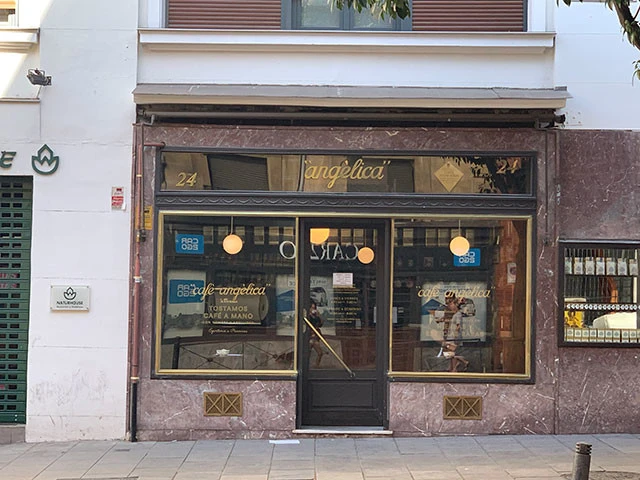 トムと待ち合わせしたカフェ「angelica」