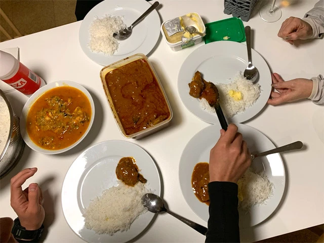 アイスランド初日の夜ご飯はクマお手製のカレー