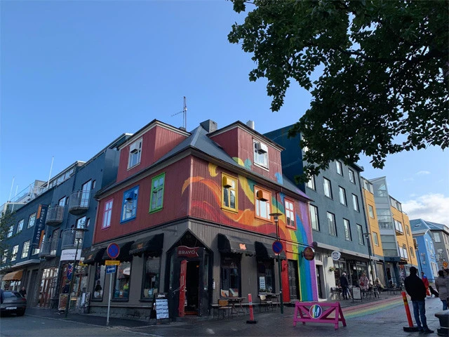 2010年より同性婚が認められている。街中にはたくさんのレインボー