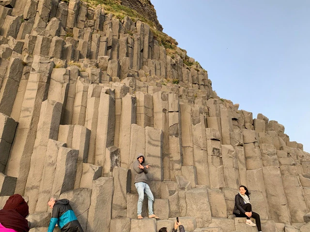 レイニスフィヤラビーチの奇岩