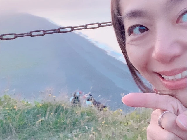 ほら、いちおう一緒に写真撮れるくらい至近距離