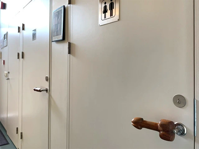 トイレの扉の取手もそれ