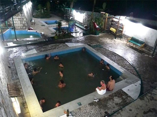 アカが浮いていてヌルめ