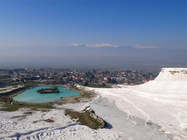 パムッカレ頂上からの眺望は爽快！