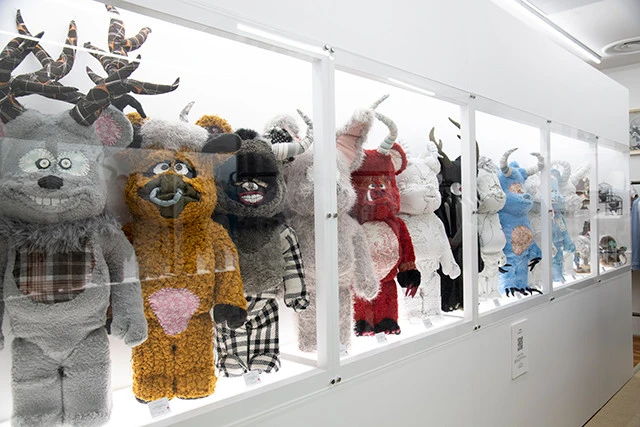 メディコム・トイ社長によるポップアップイベント『AKASHIC RECORDS』開催中!「いろいろなアーティストの方々との取り組みが果敢にできる、ひとつのきっかけになってくれたら」