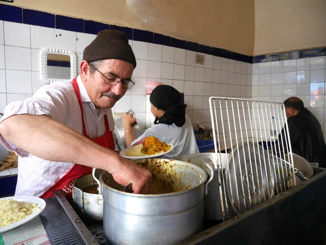 モロッコのエッサウィラで食べた思い出のおじいのクスクス