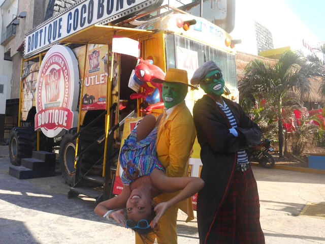 カンクンで出会ったハラペーニョ色の顔をしたお二方とともに