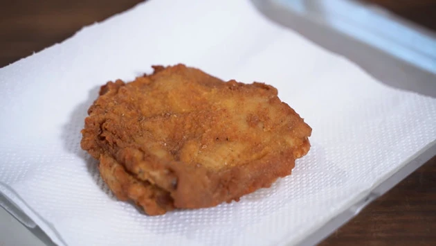 3年の年月と10万円以上を要した完全再現KFC。もはや見た目も完全に一致! 今後はさらなる改良も検討しているとか。これは期待です!