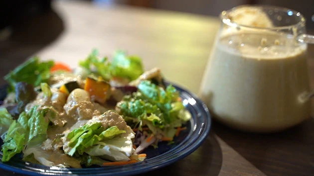 たまには野菜も食べましょう! あの名店のドレッシングも完全再現!! Genさんの完全再現の原点となっているのが「キャンティ」のドレッシング。これさえあれば無限にサラダを食べられる