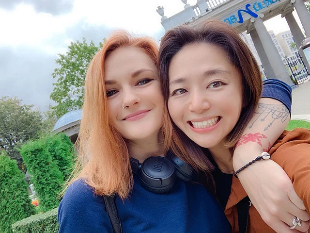 ドバイの宿で友達になったベラルーシ人のジェニャに会いに行ったよ! 美人!