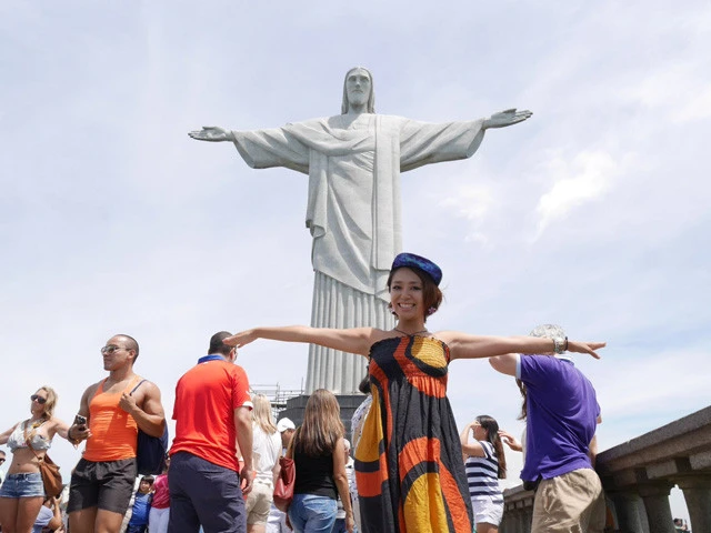 ブラジルはコルコバードの丘から「はい! 肉ざんまい!」