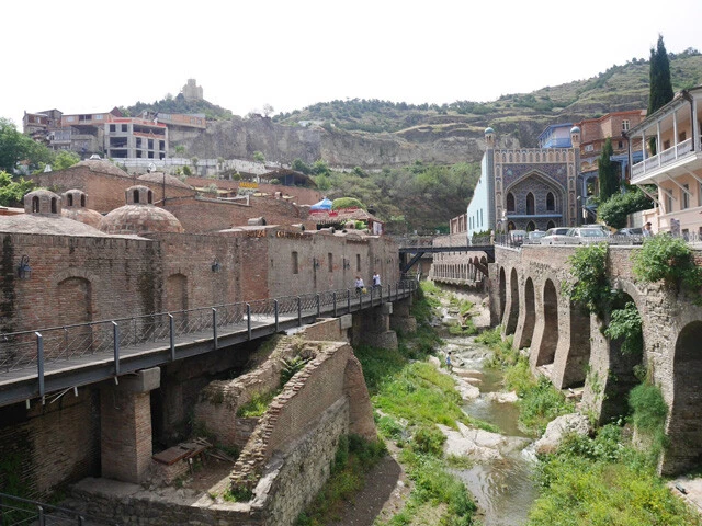 トビリシ旧市街にある温泉街アバノツバニ