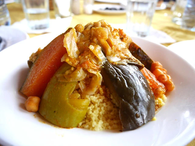 モロッコで食べたクスクス。「クスクス」は料理名でもある