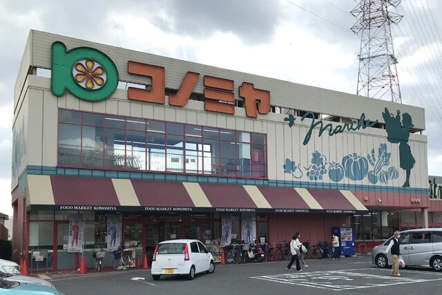 月曜日は自転車のカゴいっぱいに食材を入れた主婦の姿が目立つ