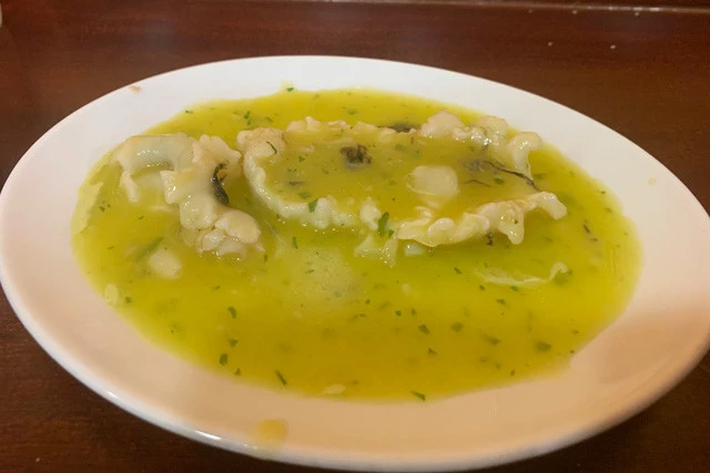 本場のピルピル！　乳化されたオリーブオイルのソースがニュルニュル！