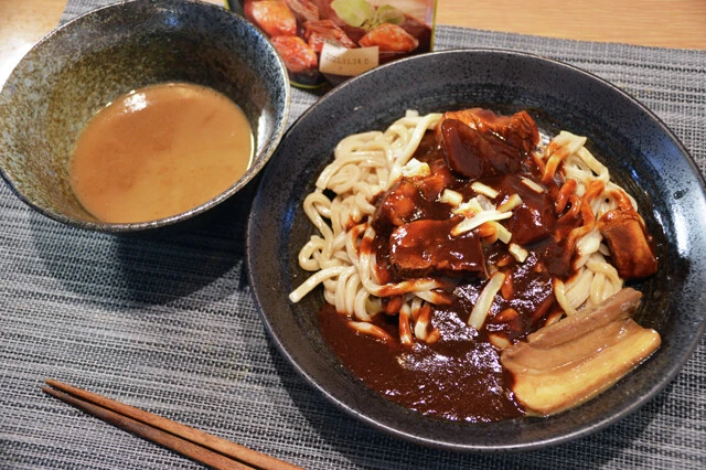 【B級フード研究家・野島慎一郎のバカレシピ】デミグラのコクと魚介だしのコラボ! 実店舗を超える超進化つけめん登場!!「ビーフシチューぶっかけとみ田つけめん」