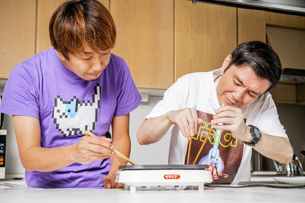 （２）失敗......　バカレシピ研究には失敗がつきもの。いちご味の豆乳をはじめ、豆乳成分が薄いものは残念ながら固まらないことが判明した。失敗した豆乳はスタッフがおいしくいただくことに