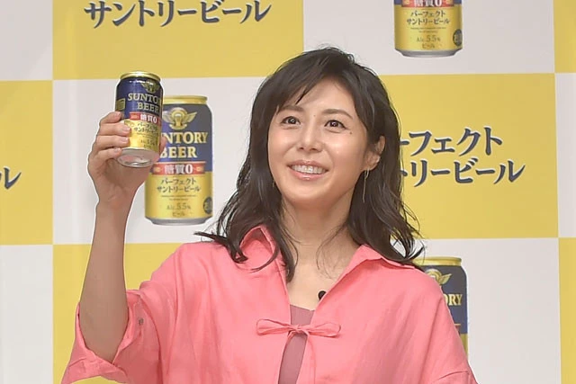 松嶋菜々子が糖質ゼロの『パーフェクトサントリービール』に「麦の香りがふわ~と香って鼻に抜ける感じが本当に本格的」