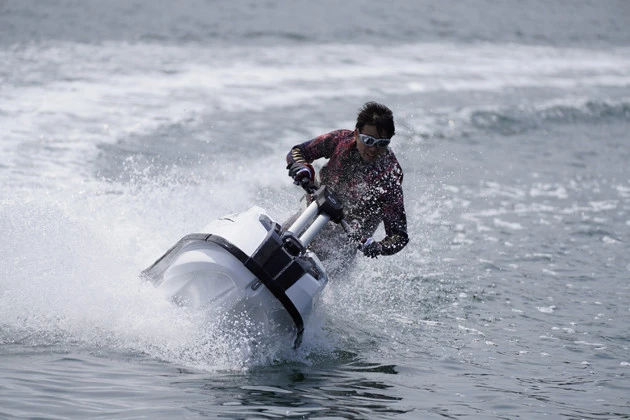 ヤマハ MJ-SuperJet 価格:139万1500円 小型軽量なボディで「旋回をキメる」をコンセプトに開発されたスタンドアップモデル。コーナリング性能を向上させた新設計の艇体で圧巻の旋回性を誇る