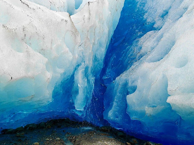 氷河からの湧水、飲めます!