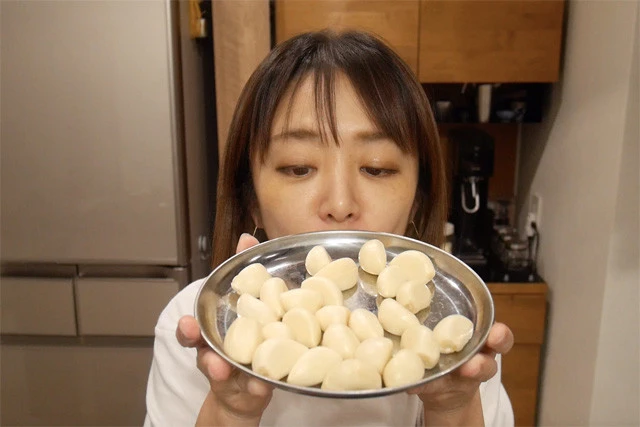 ニンニク２５片！　思わずくんかするマリーシャ