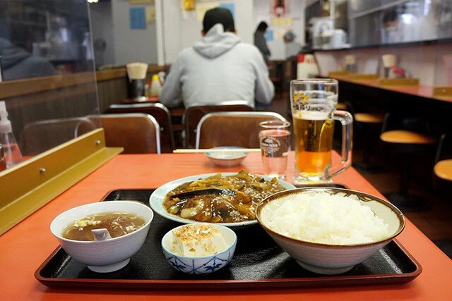 続いて料理も到着