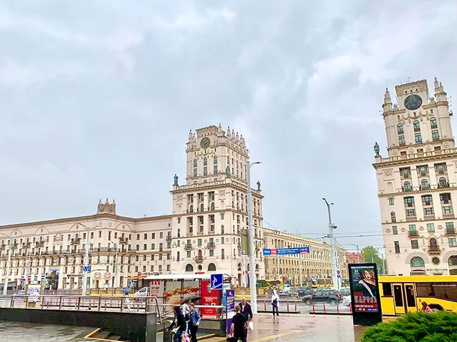 ベラルーシの首都ミンスク駅前