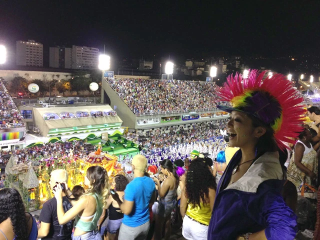 リオのカーニバル会場。旅のバケットリストのひとつを達成!