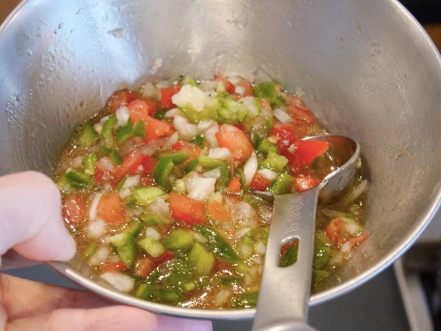 １０．お好みで塩胡椒で味を整えたら出来上がり。