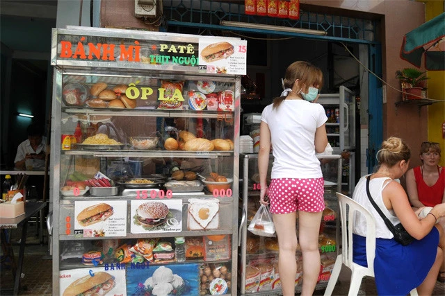 ホーチミンのバインミー屋台