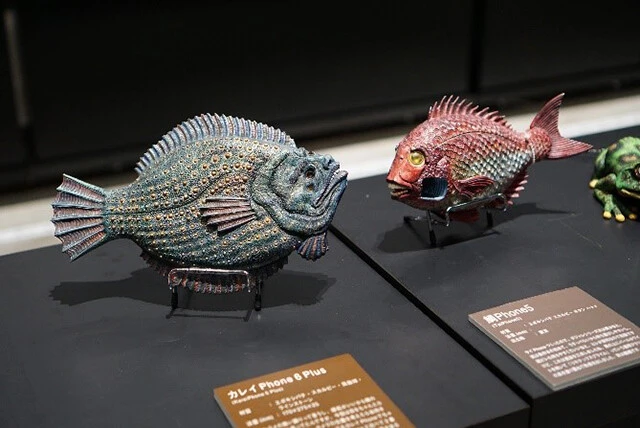 粘土で自作したｉＰｈｏｎｅケースも各世代揃っている