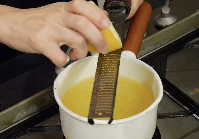 ５．ここにレモンの皮のすりおろしを入れてもＯＫ！