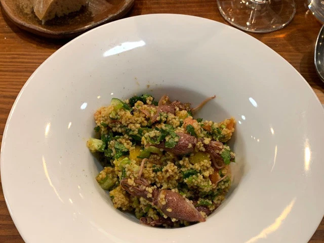 日本のフレンチビストロで食べたタブレのアレンジ。ホタルイカ合う!