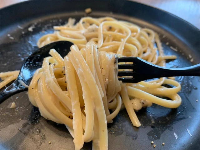リングイネでも作ってみた。カチョエペペは太い麺が合う!