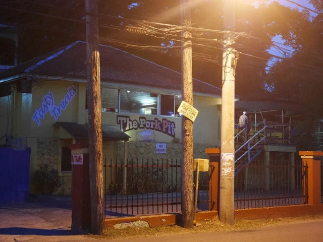 ジャークチキン屋さんを発見