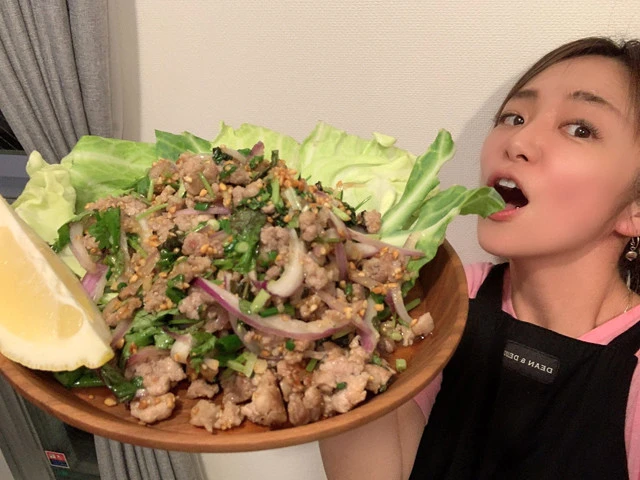 旅人マリーシャの世界一周紀行:第300回「祝300連載! 旅の初心に帰るタイの幸せ肉サラダ『ラープ』」