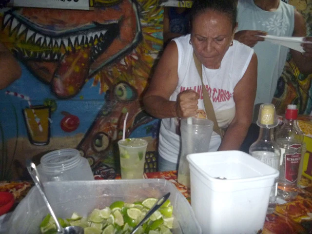 ライムを潰すお母さん