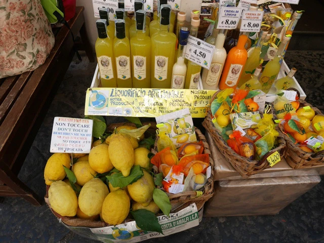 アマルフィ海岸の町々はどこもかしこもレモンであふれてる!