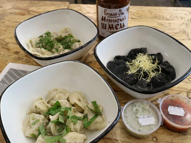 いろいろな種類のペリメニ