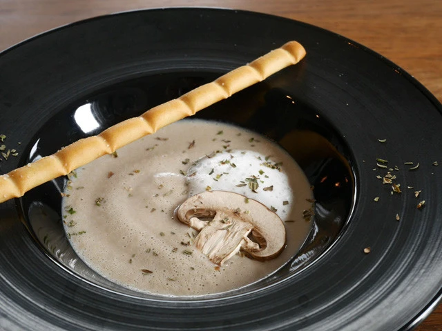 グリッシーニやパセリもいい感じ。(あ、オリーブオイルたらすの忘れた)