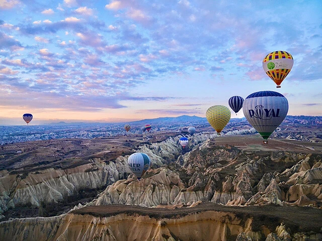 カッパドキアで人気の気球のアクティビティ