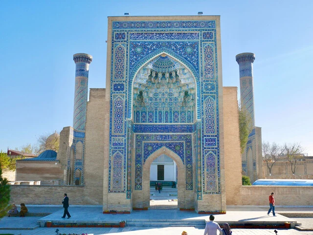 「グーリ・アミール廟」