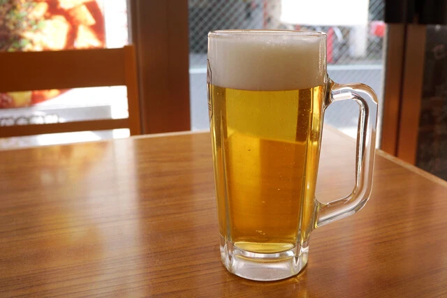 「生ビール 中ジョッキ」(450円)