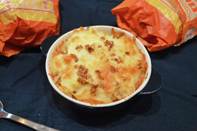 【B級フード研究家・野島慎一郎のバカレシピ】グラコロの中身でグラタンを作ったら激ウマ! おせちに飽きたら「グラコログラタン」