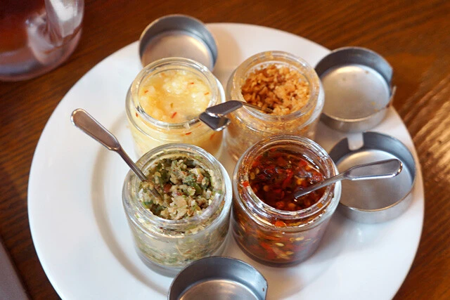 ４種のオリジナル薬味