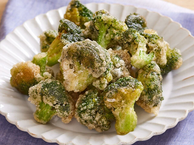 ブロッコリーの麺つゆ漬け揚げ