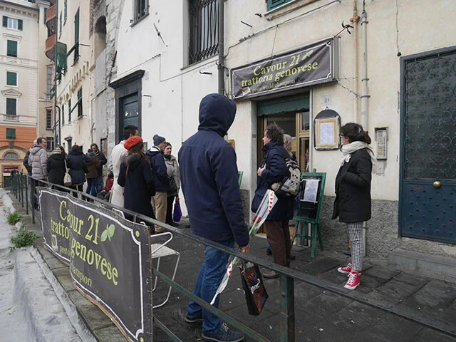 行列のできるレストラン「ＣＡＶＯＵＲ２１」