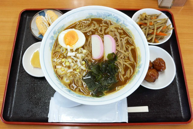 「カレーそば」(600円)