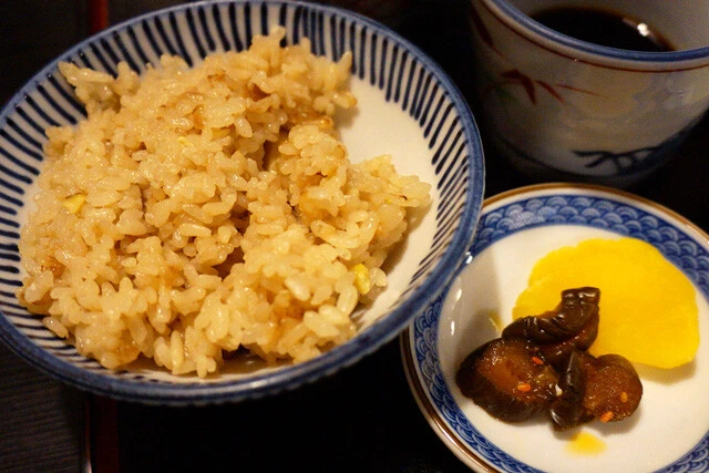 小盛りの茶めしも嬉しい